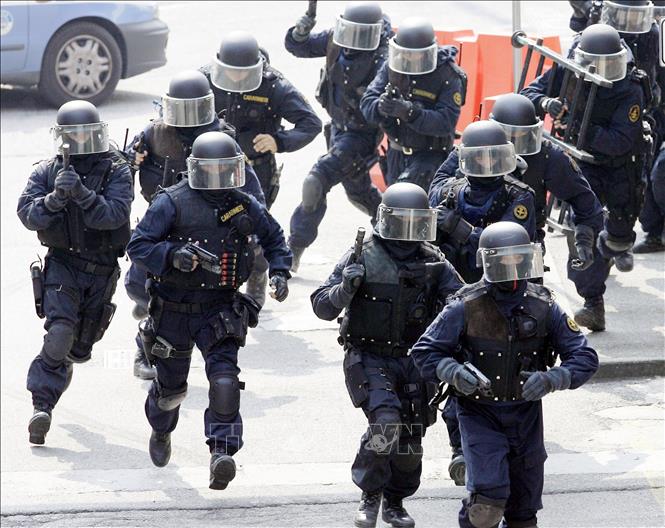 Lực lượng đặc nhiệm Italy diễn tập chống khủng bố tại ngoại ô Milan. Ảnh tư liệu: AFP/TTXVN