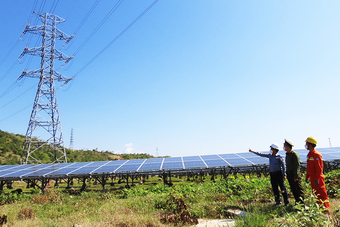 An toàn lưới điện truyền tải mùa nắng nóng