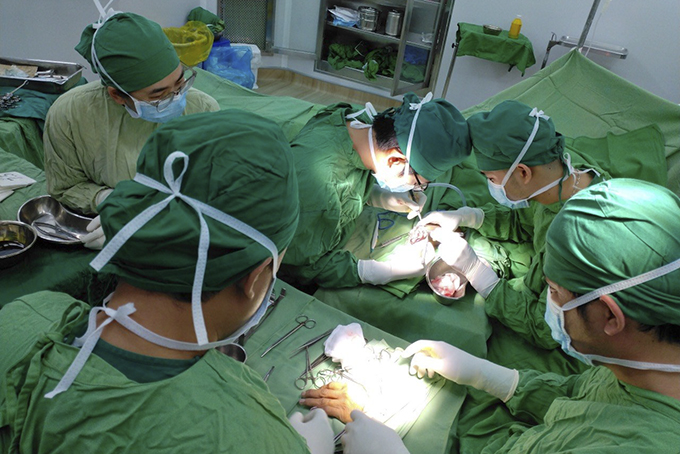 Nối thành công bàn tay đứt lìa