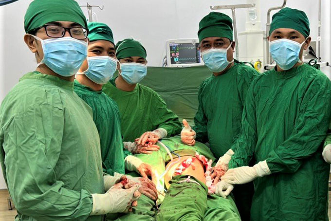 Bóc tách thành công khối u nặng 3 kg vùng đùi