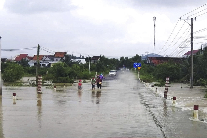 Đoạn đầu tuyến Tỉnh lộ 5 thường bị ngập nước khi có mưa lớn kéo dài.