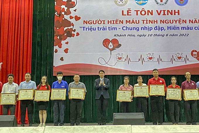 Những giọt hồng từ tâm