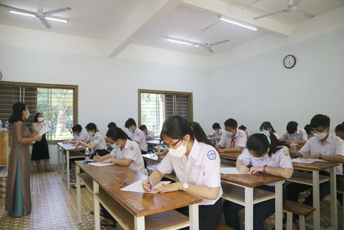 Chương trình Giáo dục phổ thông mới lớp 10: Bộn bề khó khăn khi triển khai