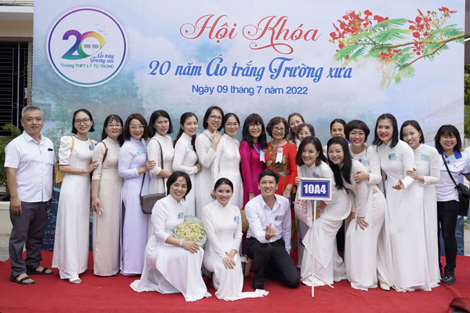 Trở lại trường xưa