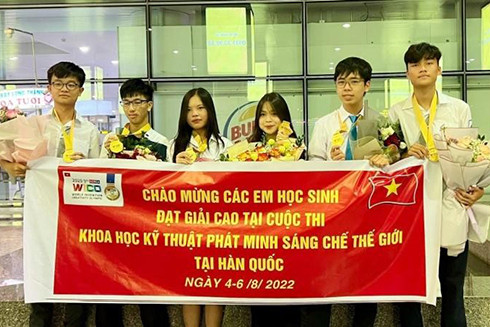 Các em học sinh Việt Nam tham dự Kỳ thi WICO 2022.