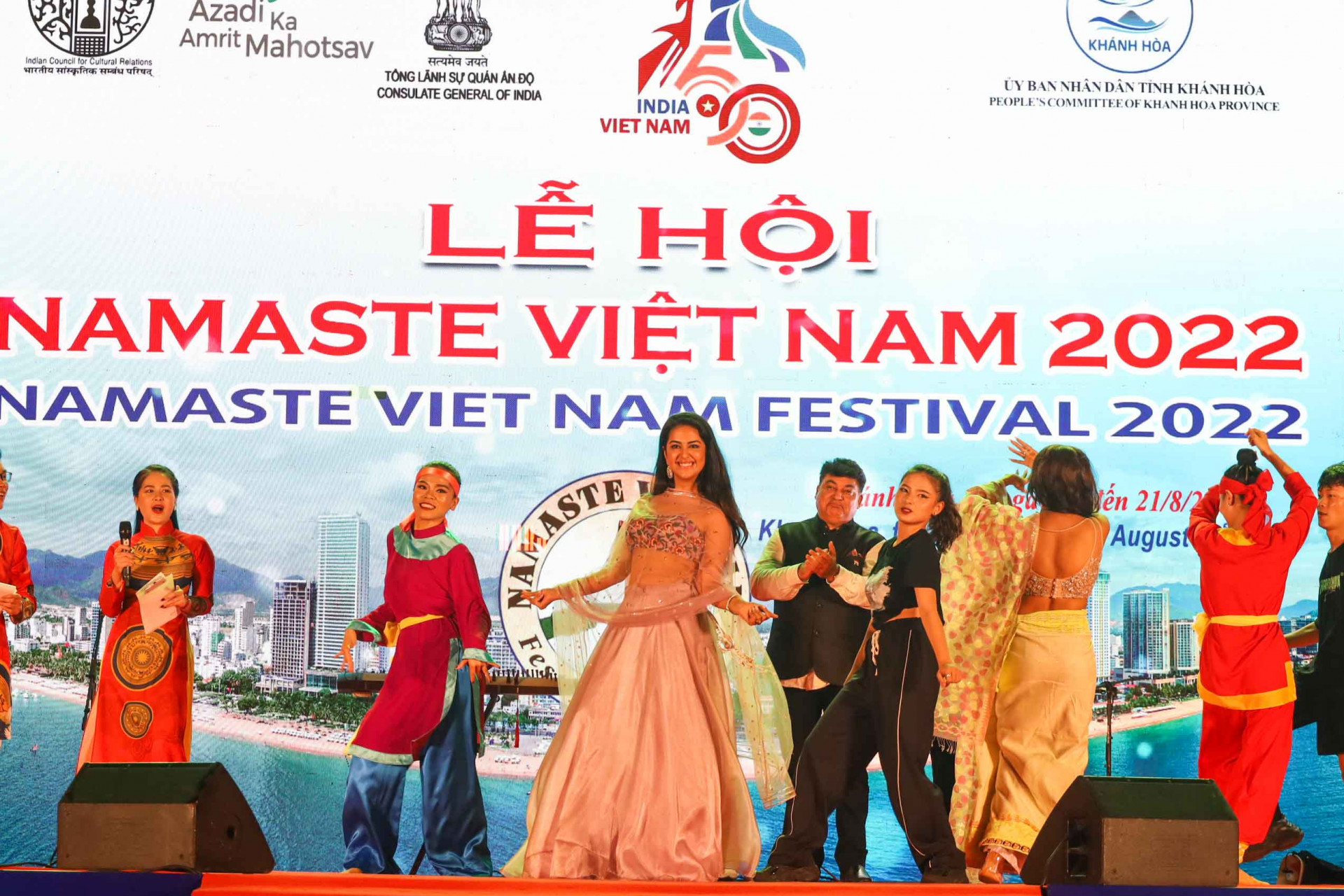Nữ diễn viên xinh đẹp cũng sẵn sàng thể hiện khả năng nhảy múa của bản thân trên sân khấu của chương trình nghệ thuật Lễ hội Namaste Việt Nam 2022. 