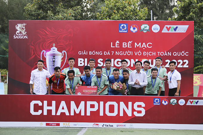 Đội Thành Thành FC đạt hạng ba.