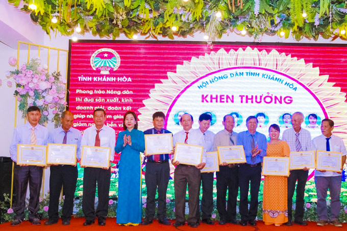 Giúp nông dân vươn lên thoát nghèo