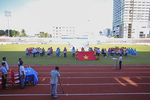 Buổi lễ khai mạc giải vô địch bóng đá tỉnh.