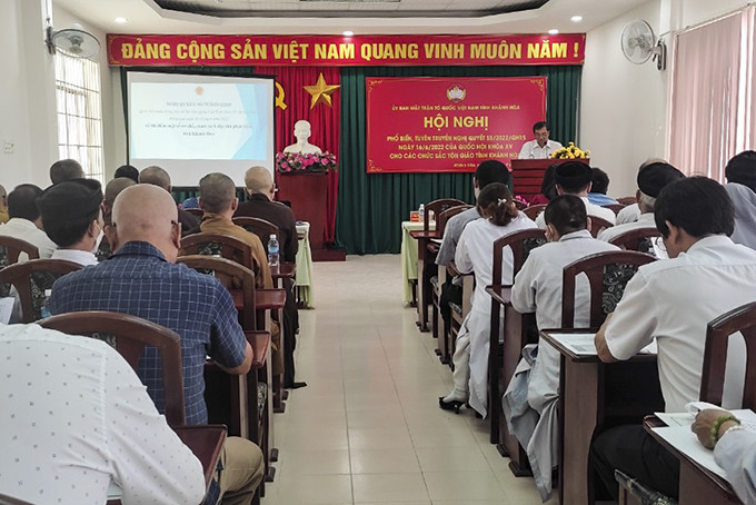 Lãnh đạo UBMTTQ Việt Nam tỉnh phát biểu khai mạc hội nghị.