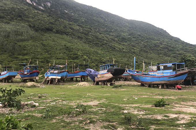 Phương tiện của người dân ven biển Ninh Phước đã được bộ đội biên phòng di dời đến nơi an toàn 