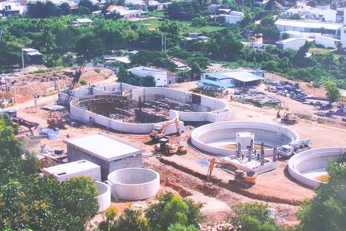 Thi công Nhà máy xử lý nước thải phía bắc - một hạng mục thuộc  Dự án Môi trường bền vững  các thành phố duyên hải - Tiểu dự án TP. Nha Trang.