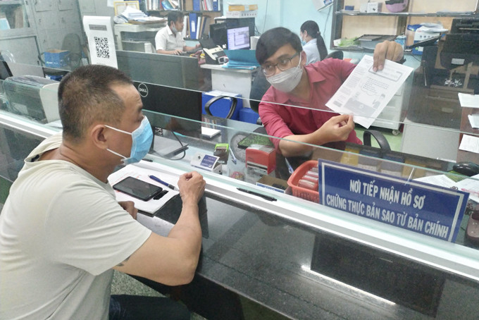 UBND phường Vạn Thắng tạo điều kiện thuận lợi hơn cho người dân thông qua  việc giải quyết hồ sơ trực tuyến, thanh toán trực tuyến.