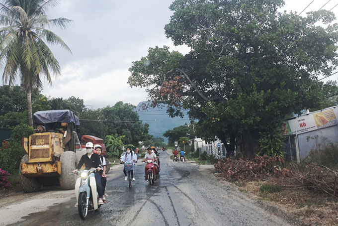 Khẩn trương sửa chữa đường Mỹ Ca - Cam An Nam