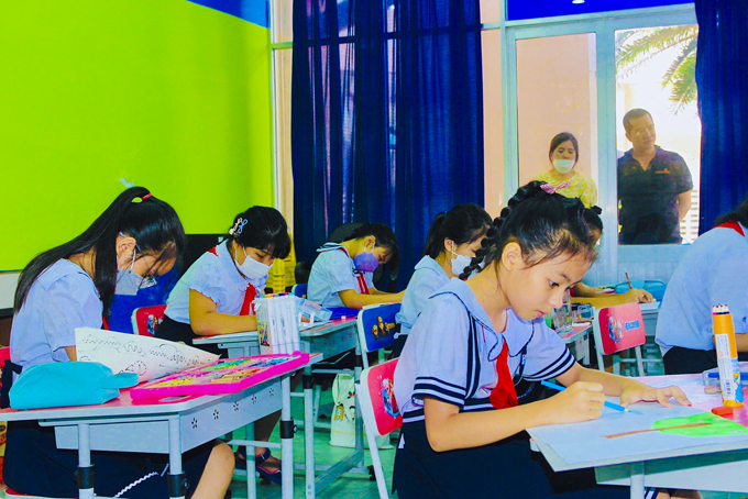 Sôi nổi cuộc thi vẽ tranh thiếu nhi