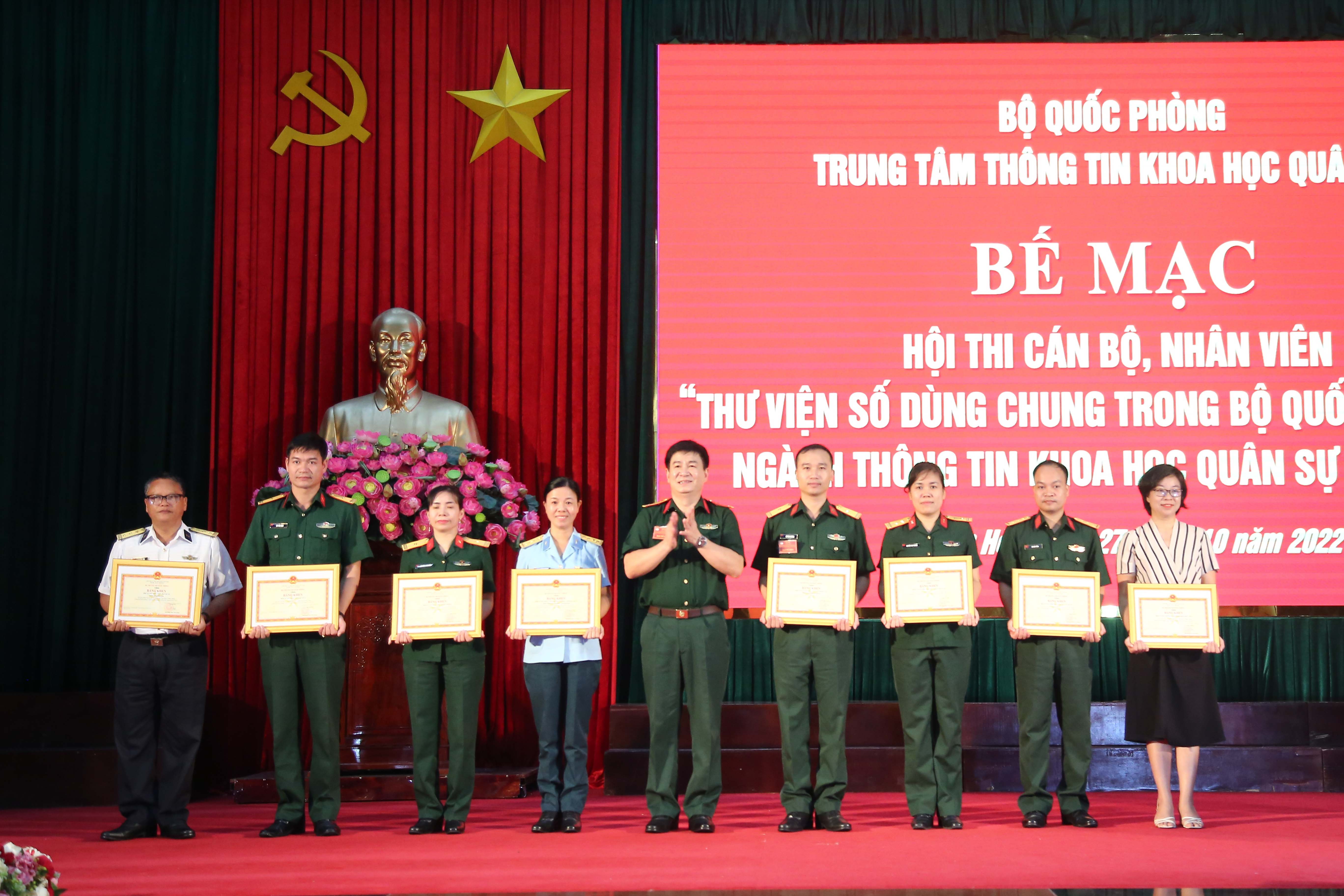 Bế mạc hội thi cán bộ, nhân viên "Thư viện số dùng chung trong Bộ Quốc phòng" giỏi ngành thông tin khoa học quân sự