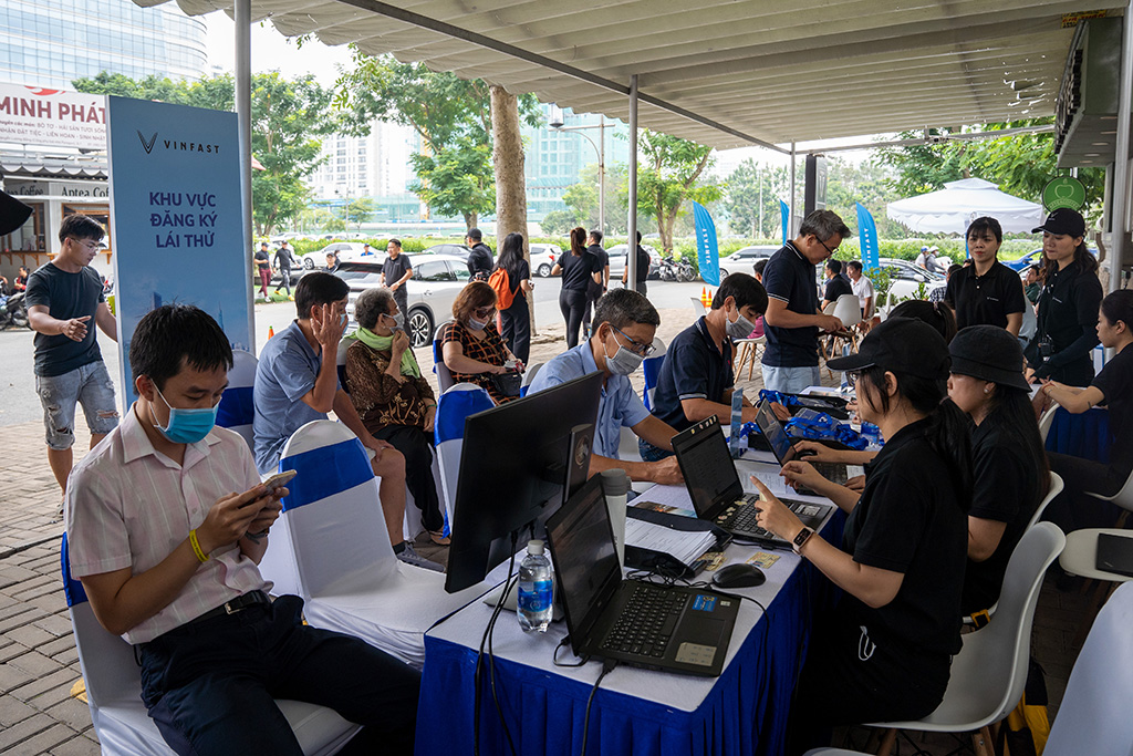 Người Sài Gòn lái thử VinFast VF 8: "Đáng mua nhất trong tầm giá 1 tỷ đồng!"