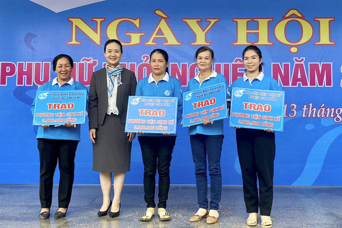 Đa dạng hình thức hỗ trợ phụ nữ nghèo