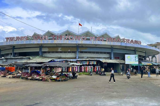 Chợ Đầm tròn đã xuống cấp nghiêm trọng