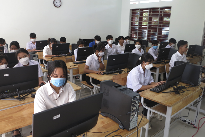 Đẩy mạnh chuyển đổi số trong giáo dục