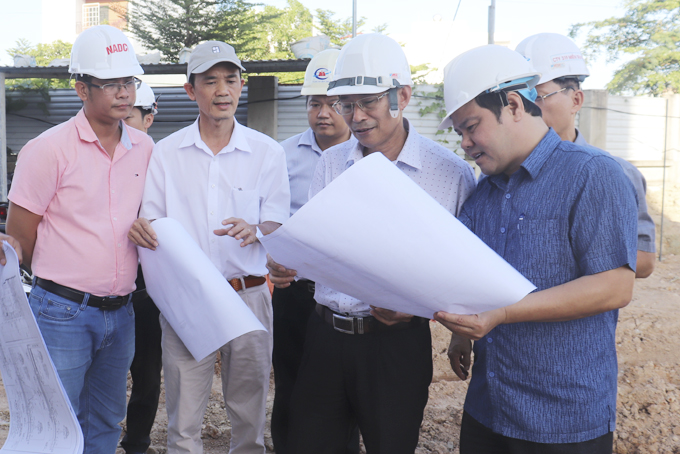 Khẩn trương hoàn thành 2 dự án bệnh viện