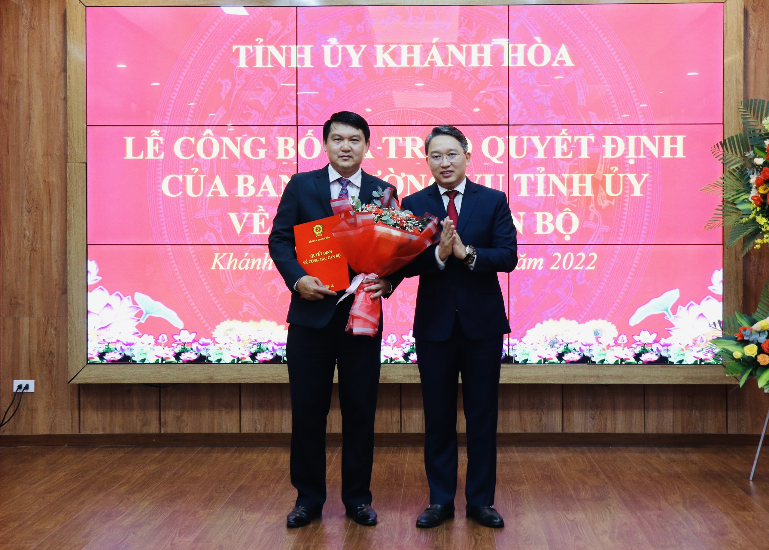 <p style="text-align: justify;">Bí thư Tỉnh ủy Nguyễn Hải Ninh trao quyết định điều động và bổ nhiệm ông Lương Đức Hải giữ chức vụ Trưởng Ban Nội chính Tỉnh ủy.</p>