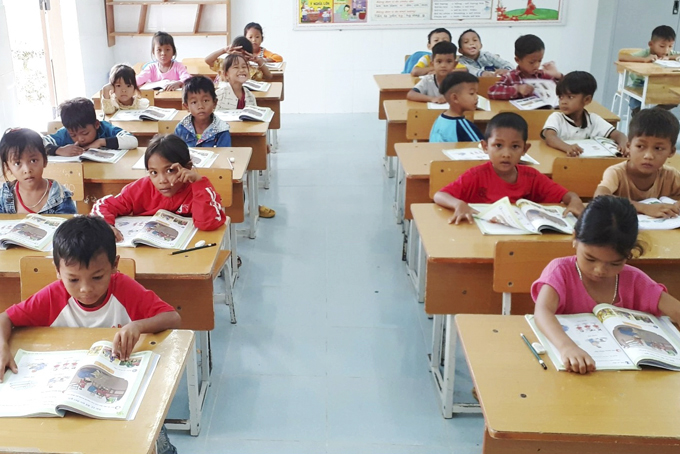 Triển khai dạy các môn tiếng dân tộc thiểu số: Tập trung chuẩn bị để đạt hiệu quả