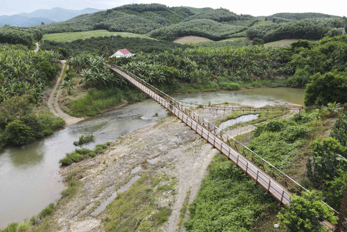 Khu vực UBND huyện Khánh Vĩnh đề xuất đầu tư thực hiện dự án Cầu tràn Thôn 6 (xã Khánh Nam)  từ nguồn vốn ngân sách các huyện, thị xã, thành phố thuộc tỉnh hỗ trợ hai huyện miền núi: Khánh Vĩnh, Khánh Sơn.