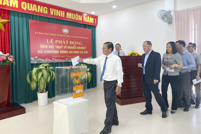 Chung sức thực hiện các cuộc vận động, phong trào thi đua