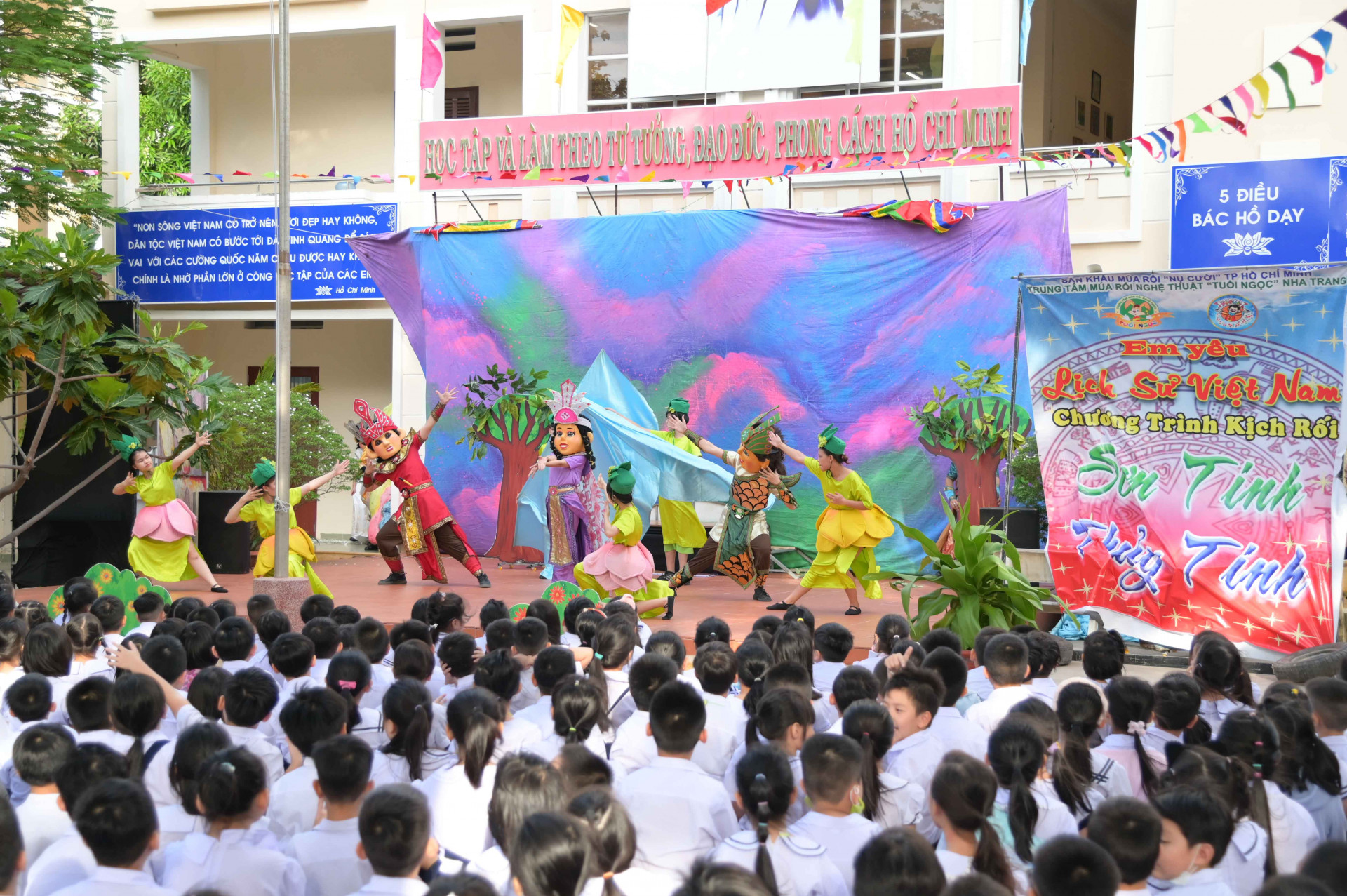 Chương trình kịch rối “Sơn Tinh - Thuỷ Tinh” tại Trường Tiểu học Lộc Thọ