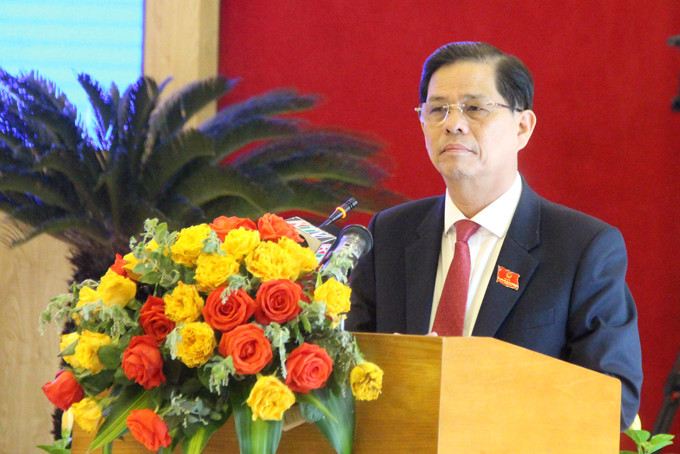 Nguyễn Tấn Tuân phát biểu tiếp thu, làm rõ một số vấn đề đại biểu HĐND tỉnh, cử tri và Nhân dân trong tỉnh quan tâm.