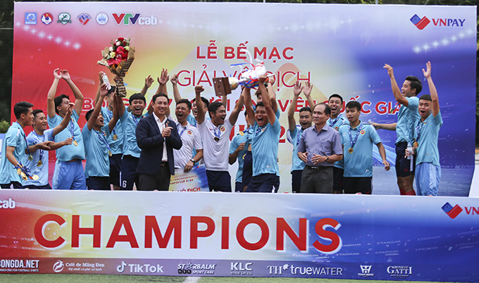 Đội bóng Đại học TDTT Từ Sơn-Bắc Ninh đăng quang chức vô địch giải.