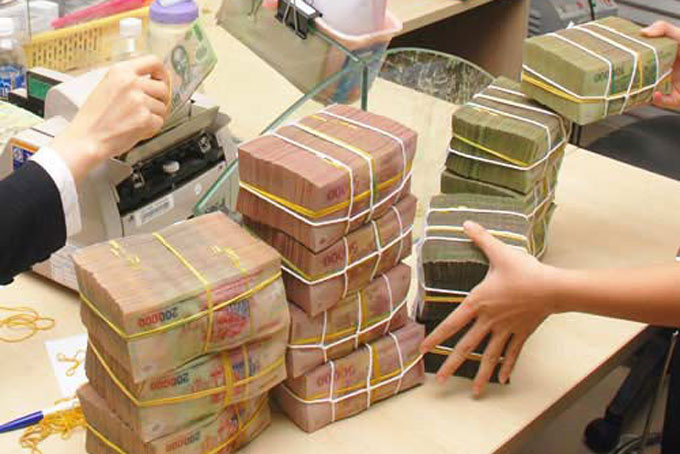 Tiền gửi dân cư tăng nhanh