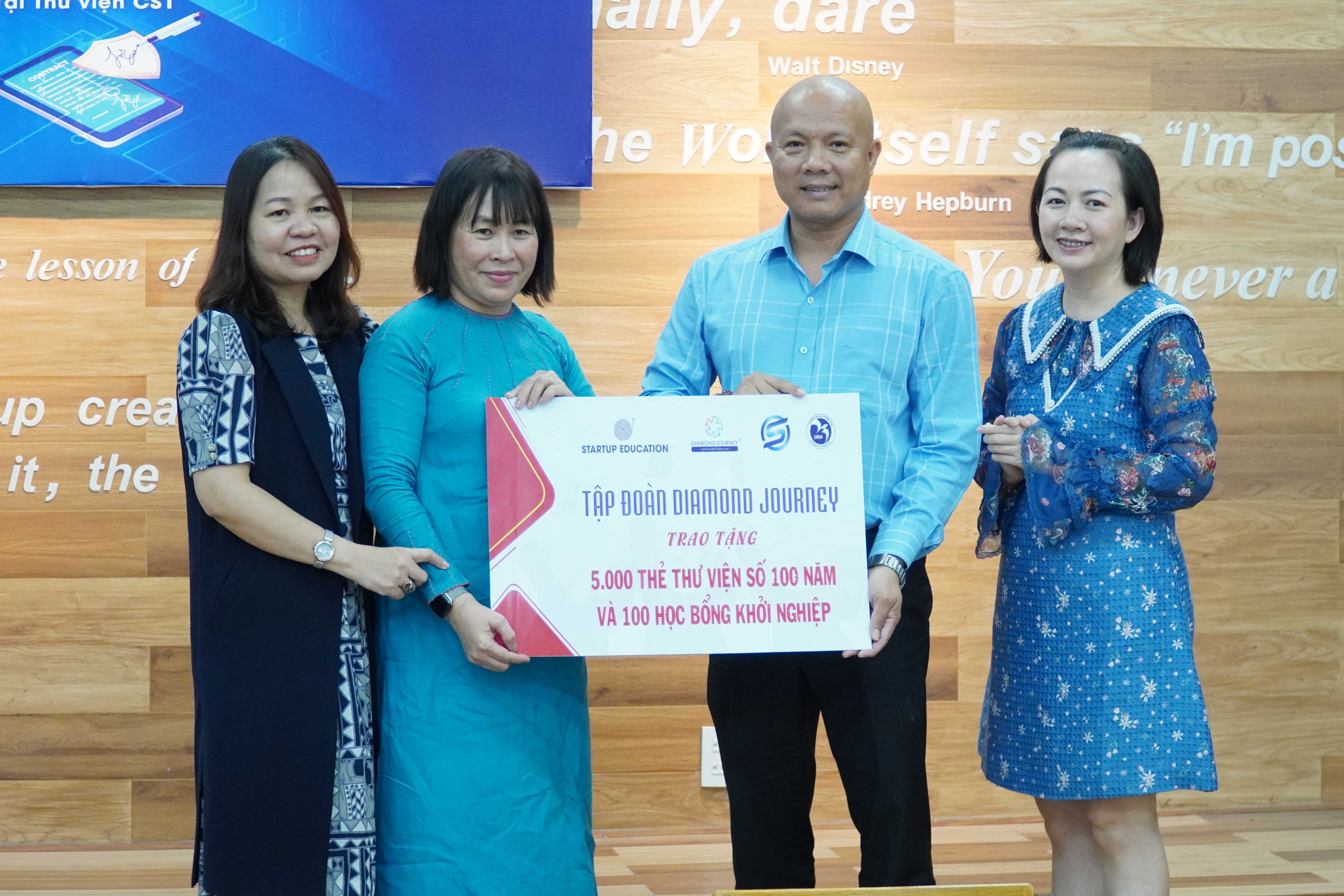 Tập huấn khởi nghiệp cho hơn 500 sinh viên, học sinh