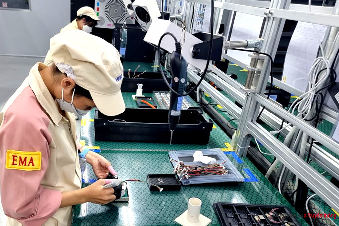  Công nhân Meiko đang sản xuất và lắp ráp camera của HANET tại nhà máy