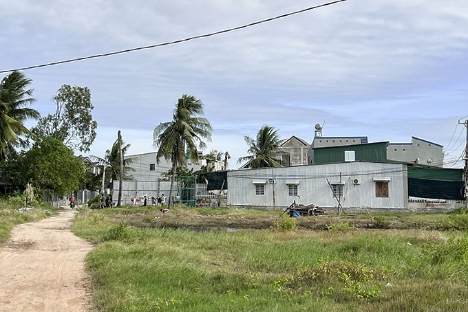 Khu đất Chủng viện ở phường Cam Phúc Nam bị lấn chiếm, xây dựng nhà ở ổn định nhiều năm nay.