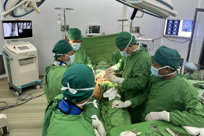 Cứu sống bệnh nhân bị gãy khung chậu phức tạp