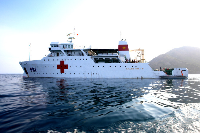 Tàu Bệnh viện Khánh Hòa - 01 hoạt động trên biển.