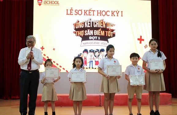 Trường iSchool Nha Trang sơ kết học kỳ I cấp tiểu học