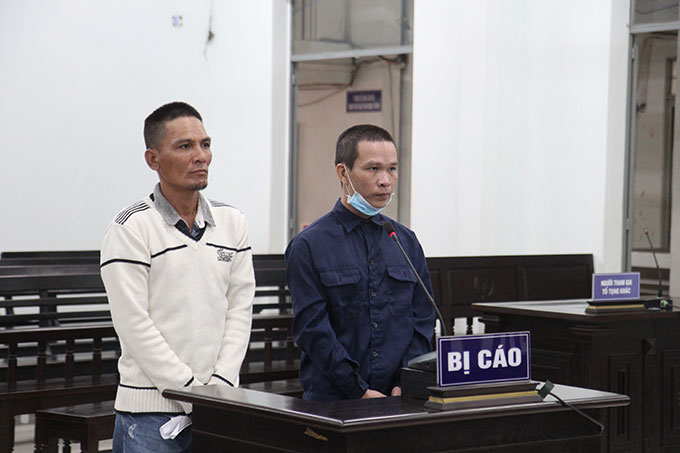 Bị bắt quả tang đang bán ma túy