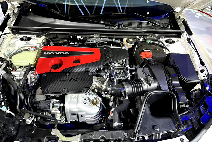 Honda Civic Type R trang bị động cơ 2.0L nhưng mạnh tới 315 mã lực