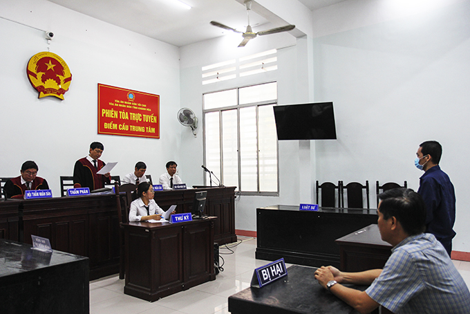 Lập khống hồ sơ để tham ô hơn 2,75 tỷ đồng