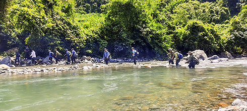 Nhận khoán bảo vệ rừng tự nhiên: Người dân chưa mặn mà