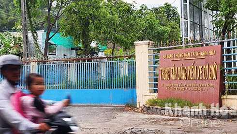 Khám xét tại Trung tâm Đăng kiểm xe cơ giới 7901S