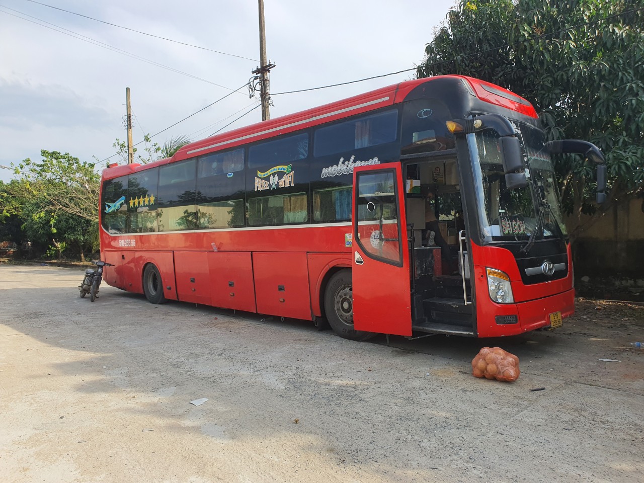 Điều tra xe ô tô giường nằm dùng giấy kiểm định giả