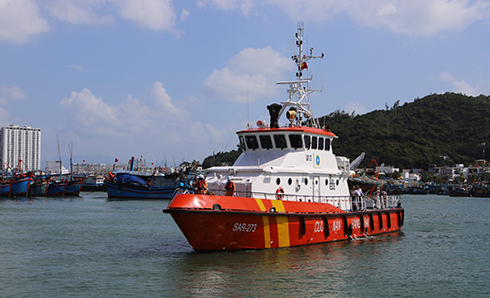 Đưa thuyền viên người Ukraine bị suy tim vào Nha Trang chữa trị