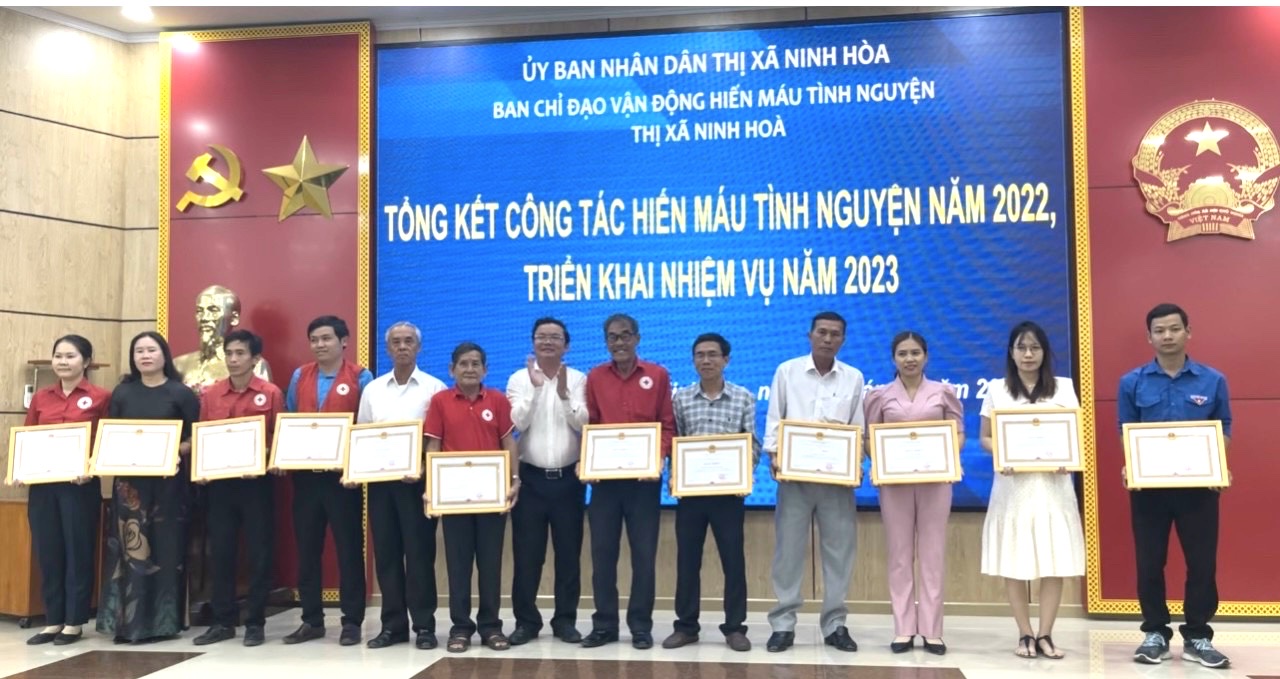 Tiếp nhận gần 2.200 đơn vị máu hiến