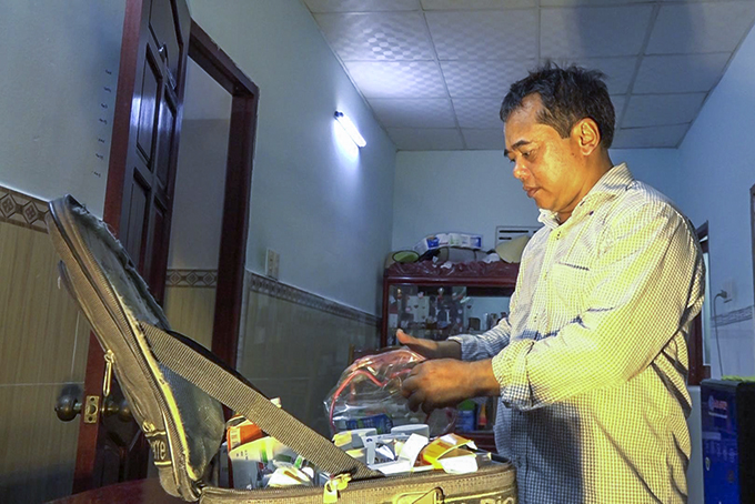 Bác sĩ của bản làng