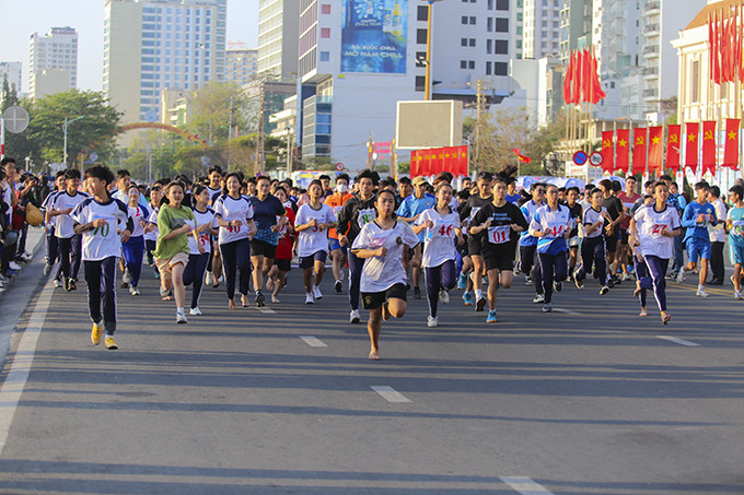 Các vận động viên thi đấu giải vô địch việt dã Nha Trang 2023.