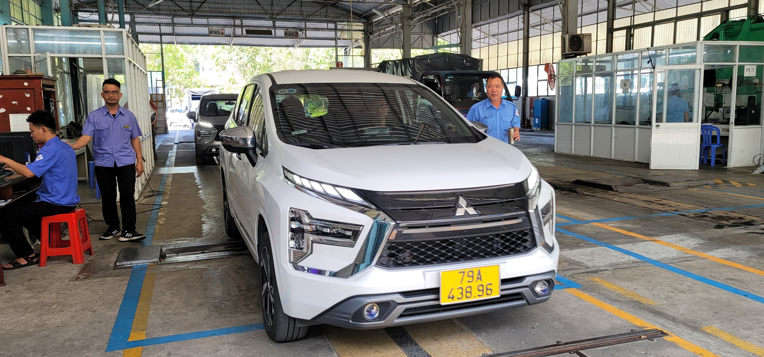 Từ 22-3, miễn đăng kiểm lần đầu ô tô mới, giãn chu kỳ kiểm định xe